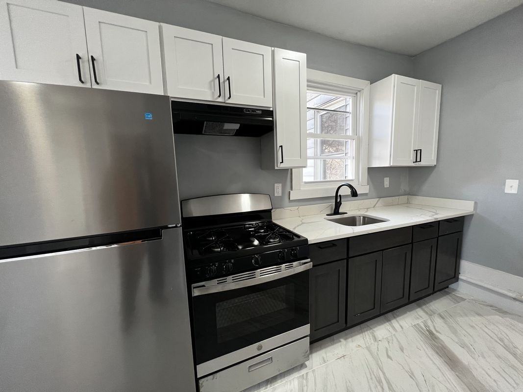 237239 S 7th St ##2r - Photo 2 of 17