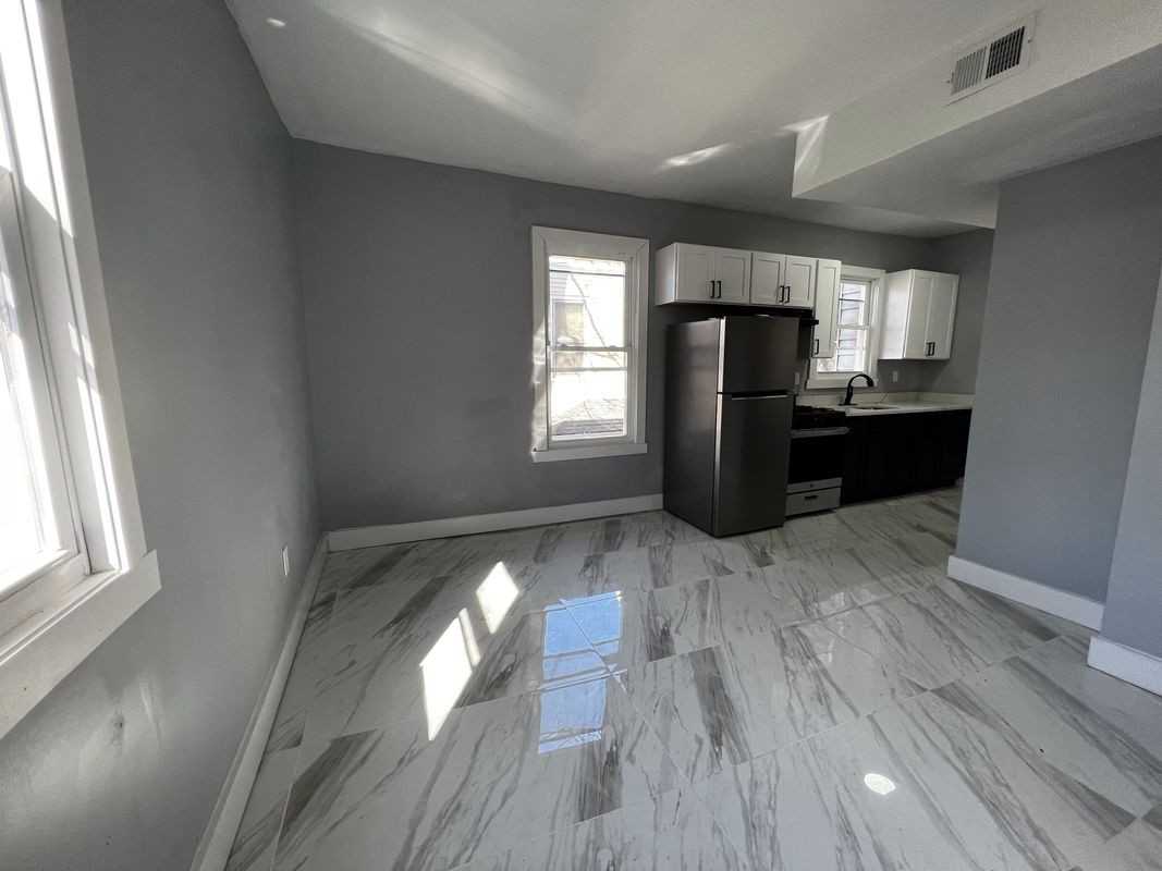 237239 S 7th St ##2r - Photo 4 of 17