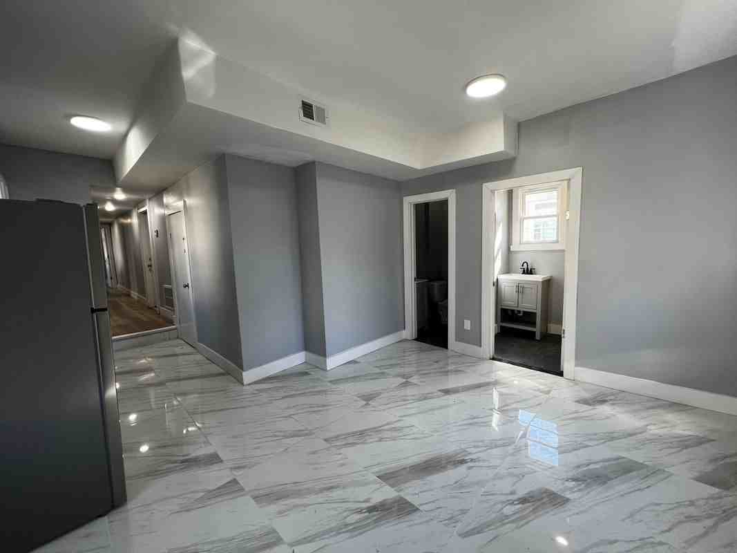 237239 S 7th St ##2r - Photo 5 of 17