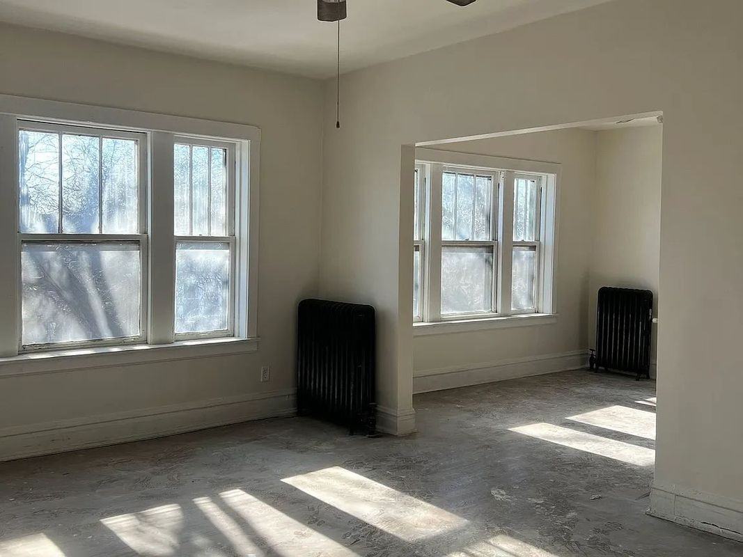 4832 W Montrose Ave - Photo 4 of 10