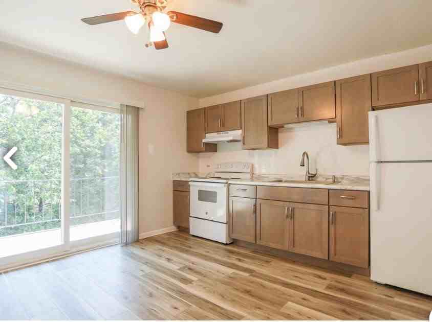 100 Marlene Ct - Photo 6 of 10