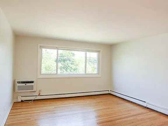 700 Mckinley Ave - Photo 4 of 17