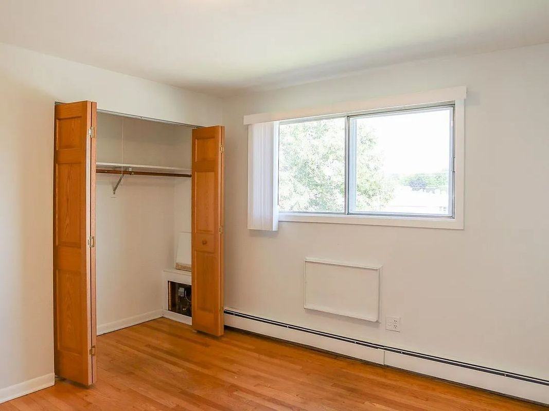 700 Mckinley Ave - Photo 5 of 17