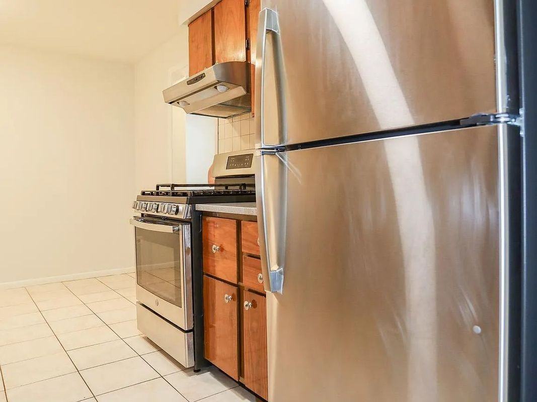 700 Mckinley Ave - Photo 6 of 17