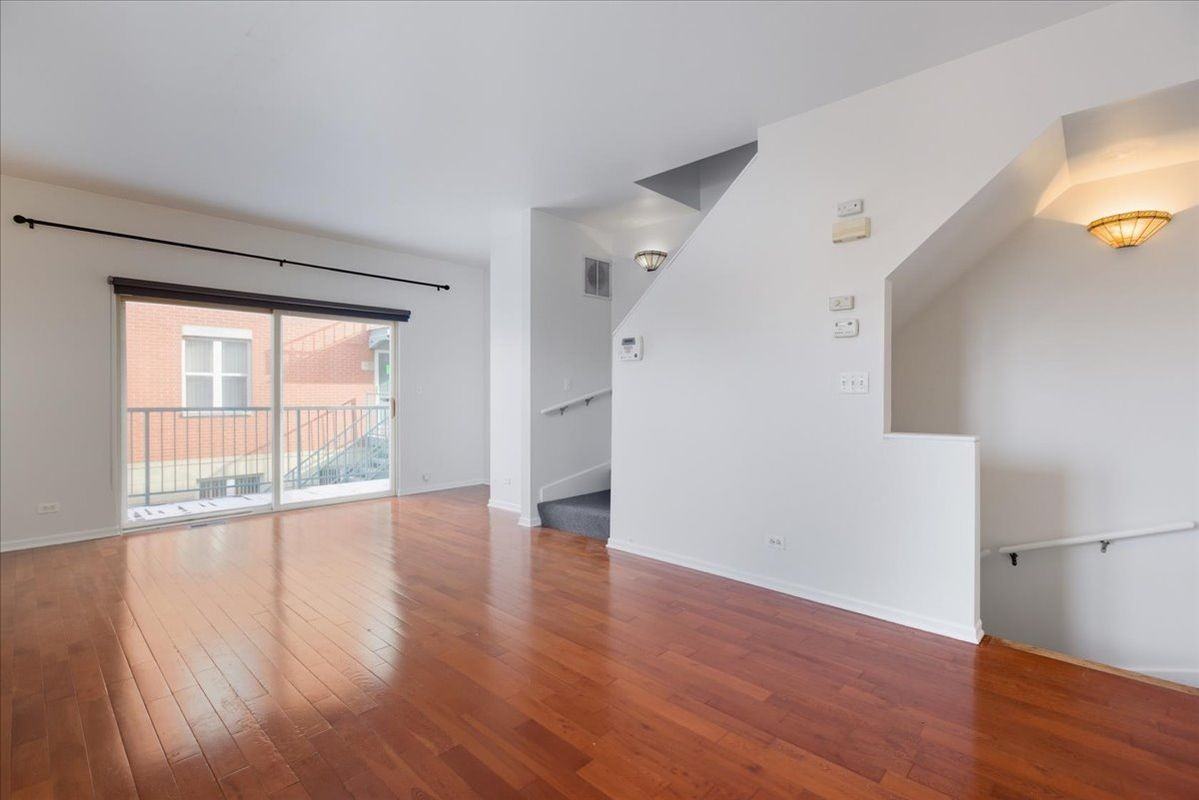 4530 S Woodlawn Ave - Photo 7 of 16