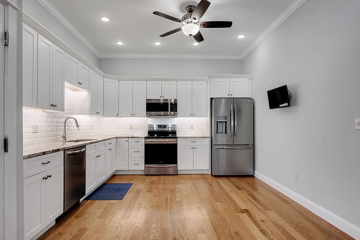 137 Knowles Ave - Photo 5 of 24