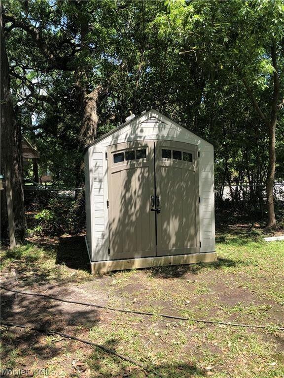 55 Thompson Blvd - Photo 3 of 3