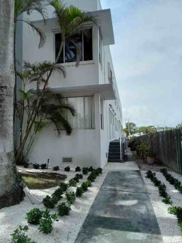 9248 Collins Ave - Photo 2 of 9