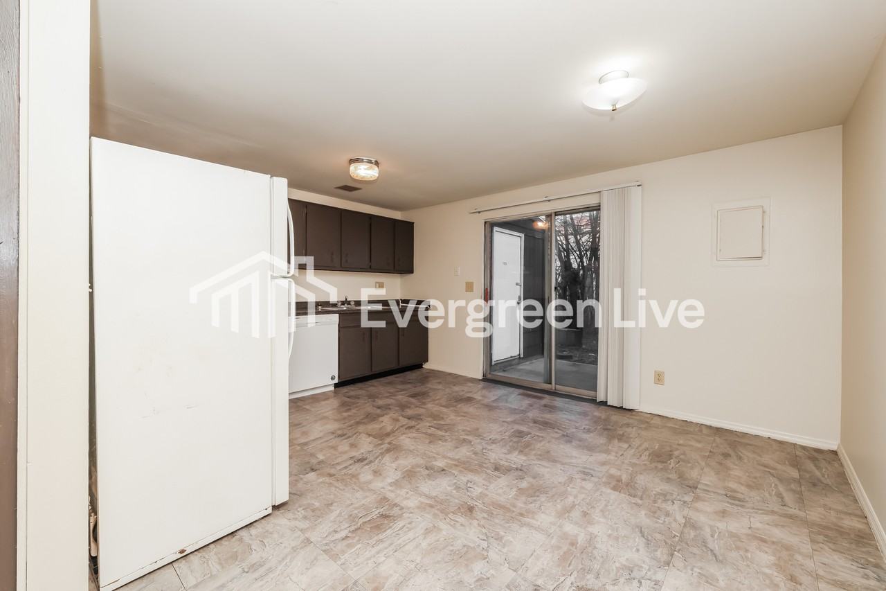 7532 Mount Whitney St - Photo 6 of 15