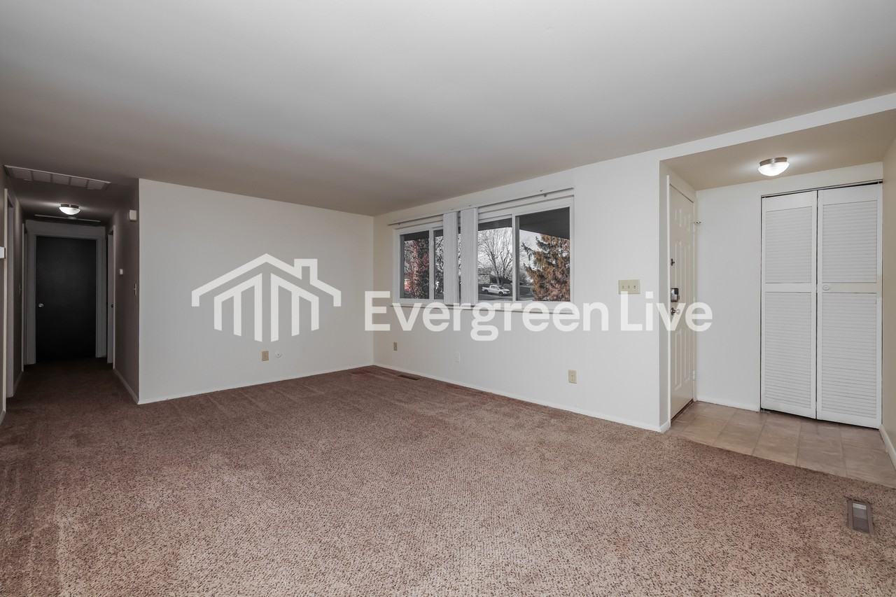 6200 Hemingway Rd - Photo 3 of 15