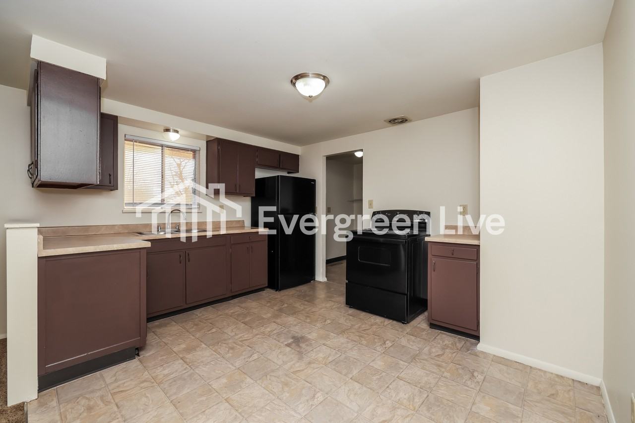 6200 Hemingway Rd - Photo 6 of 15