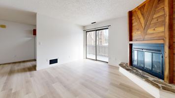 featured image of 215 E Arbor Ave