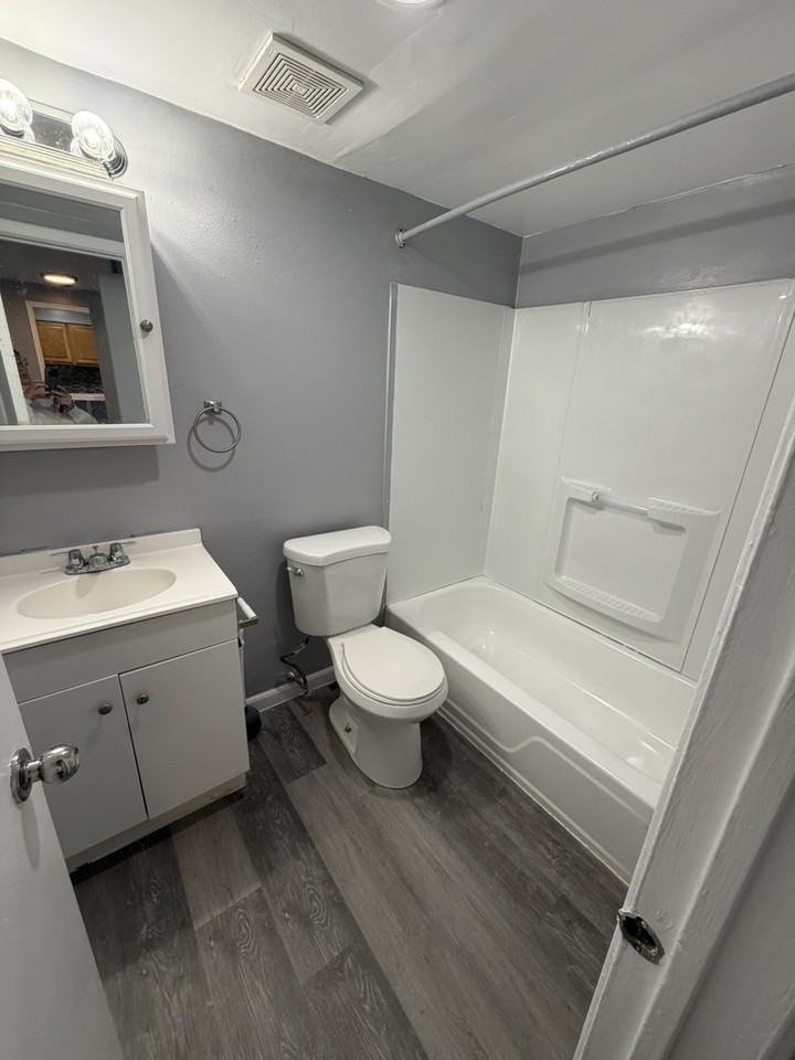 4200 Woodhaven Rd - Photo 4 of 8