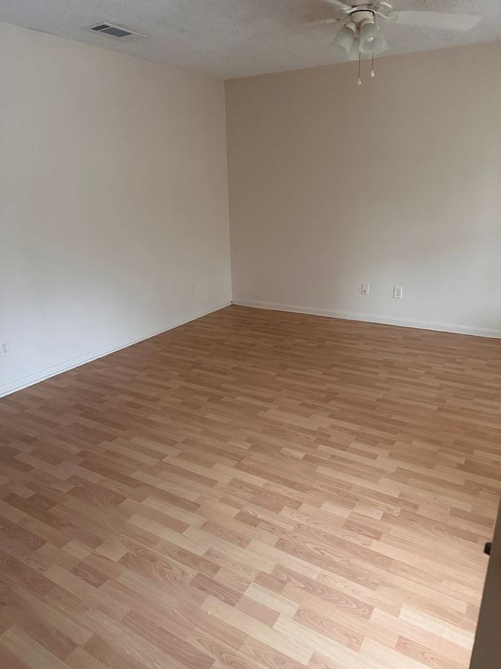MER-Teresa Village Apartments - Photo 2 of 14