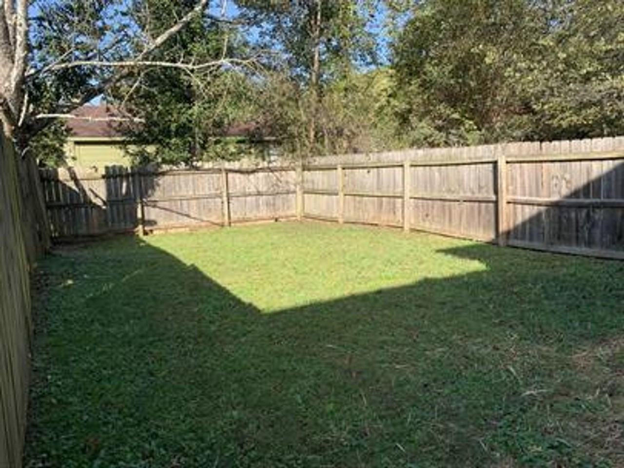 343 Autumn Ln - Photo 2 of 15