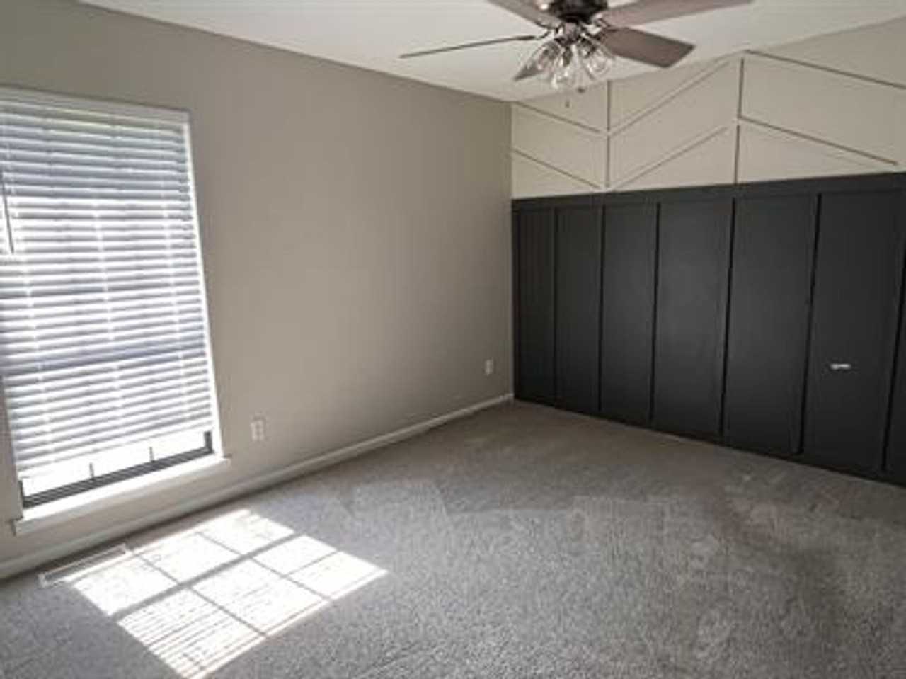 343 Autumn Ln - Photo 5 of 15