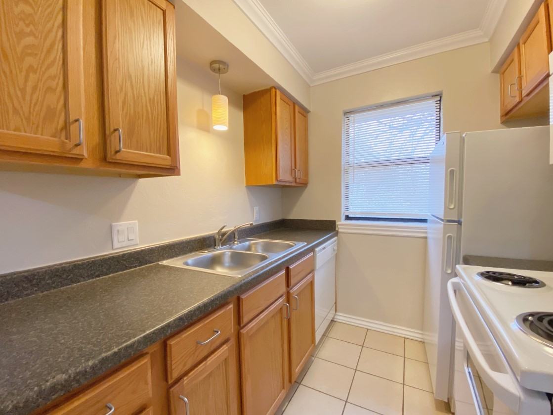 1429 Nw 24th St #119 - Photo 6 of 10