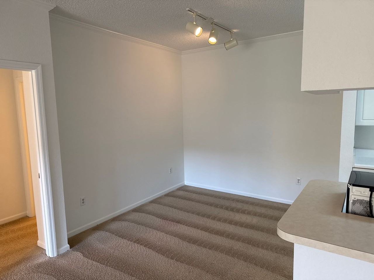 814 Arbor Lakes Cir - Photo 3 of 18