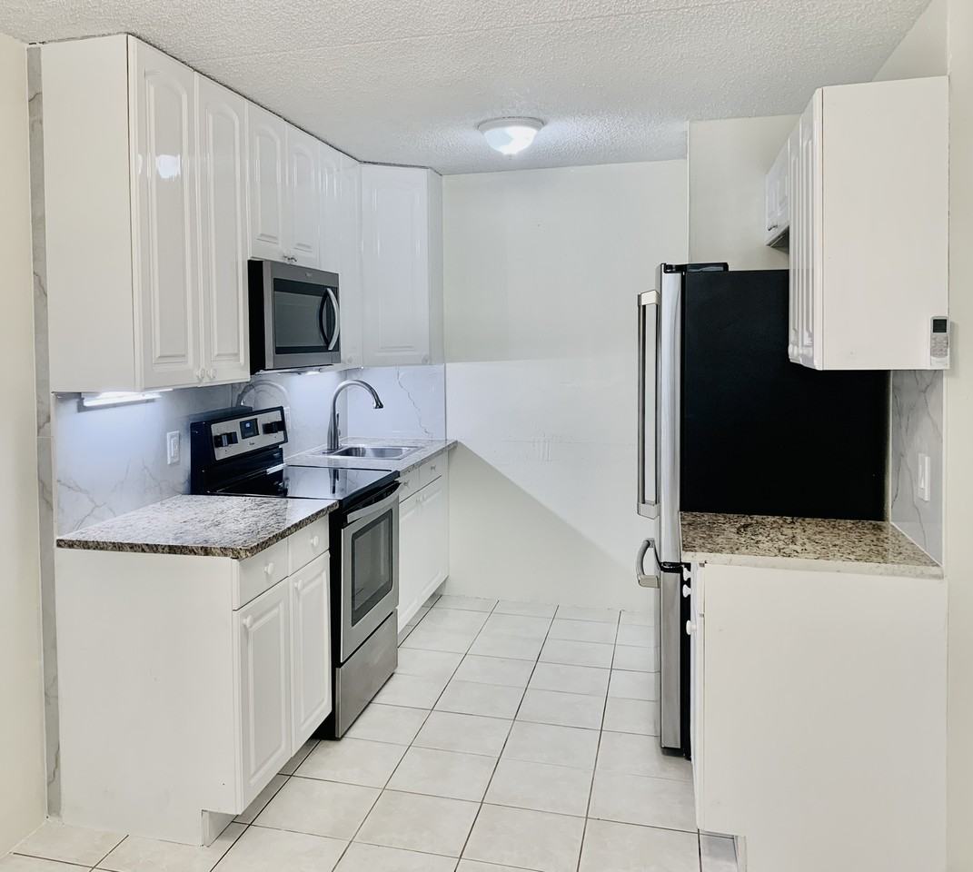 826 Wiggins Pass Rd #214 - Photo 6 of 23