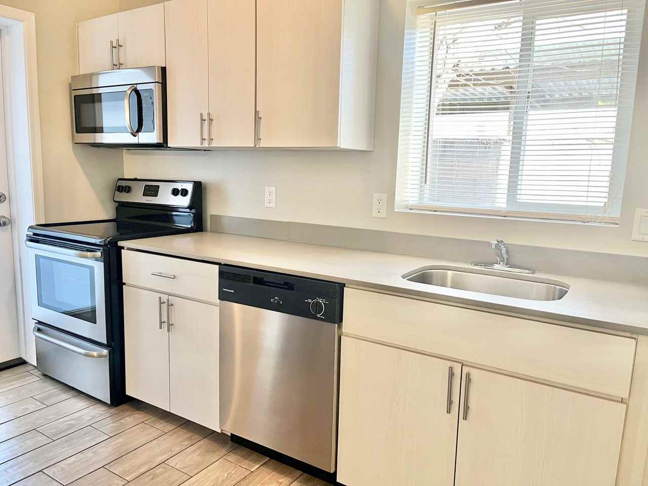 1301 E Thomas Rd #207 - Photo 3 of 32