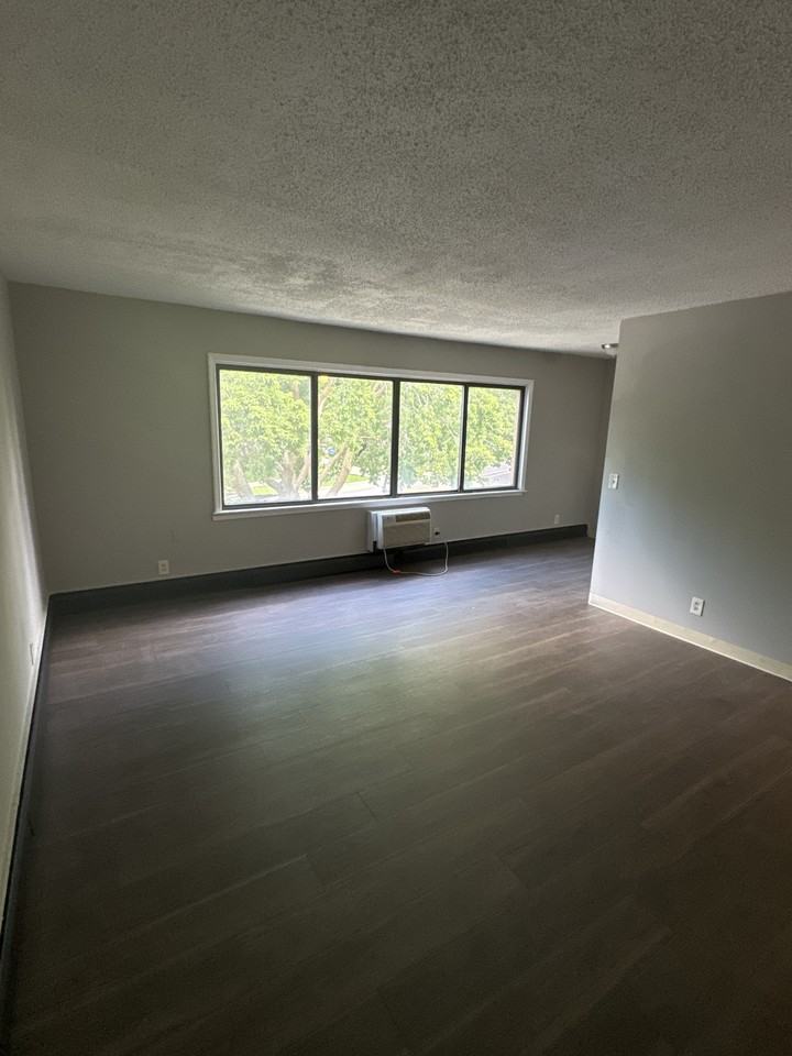 3200 Minnehaha Ave #103 - Photo 5 of 7