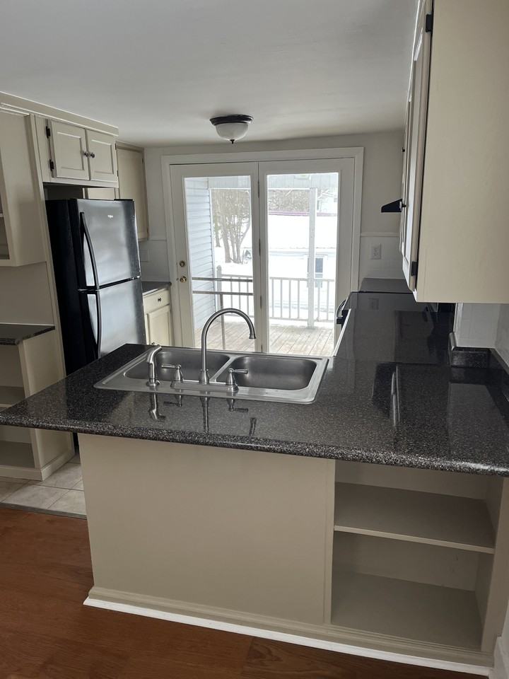 10 State St #1stFL - Photo 4 of 10