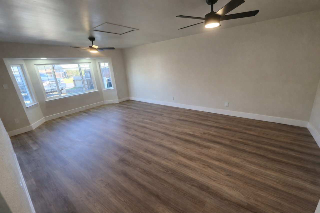 9500 Pershing Ave #NA - Photo 4 of 7