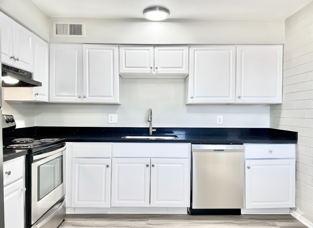 7032 N 76th Ave #2 - Photo 4 of 19