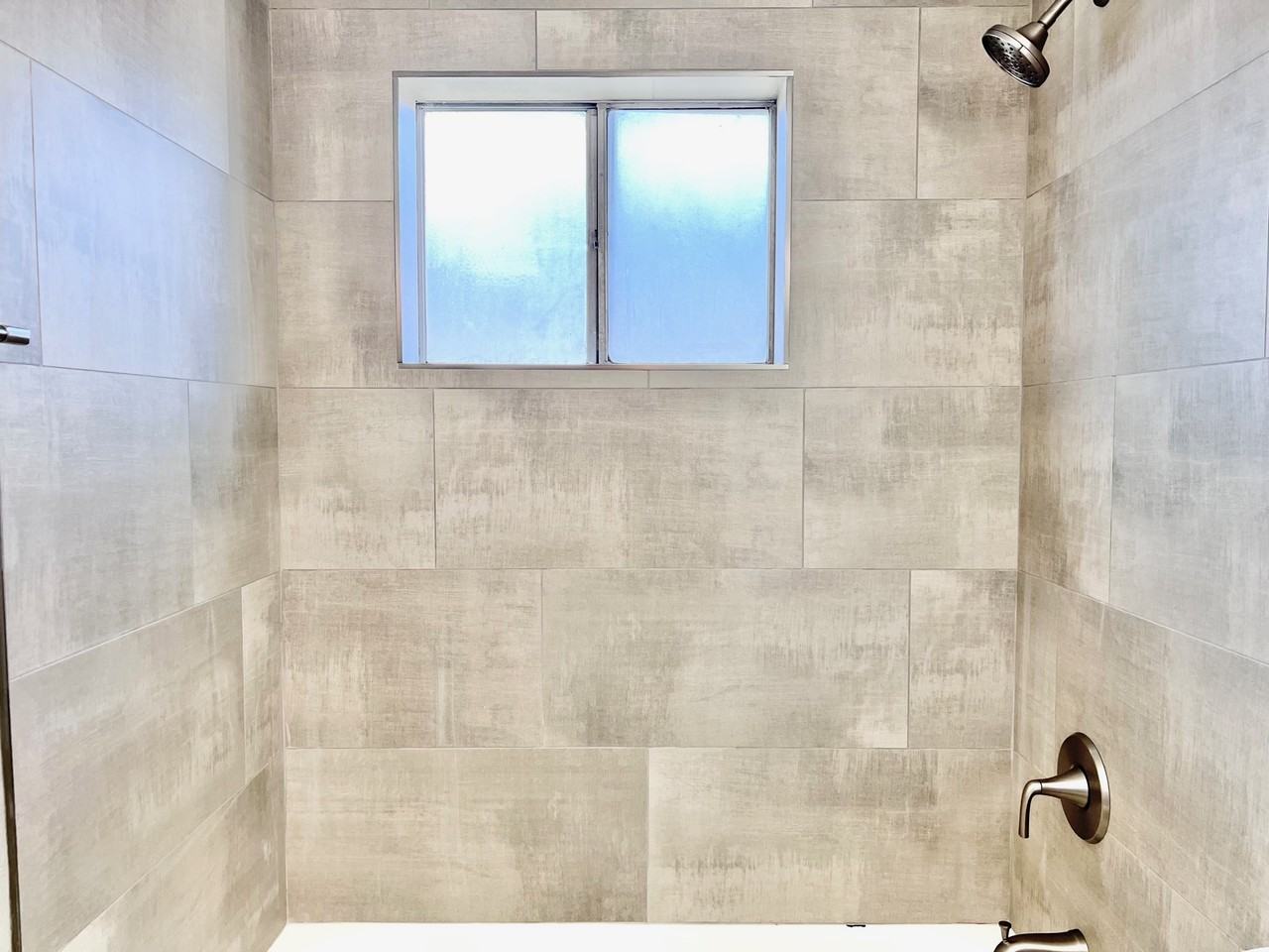 7032 N 76th Ave #2 - Photo 7 of 19