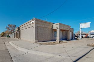 5717 Edith Blvd Ne #NA - Photo 1 of 1