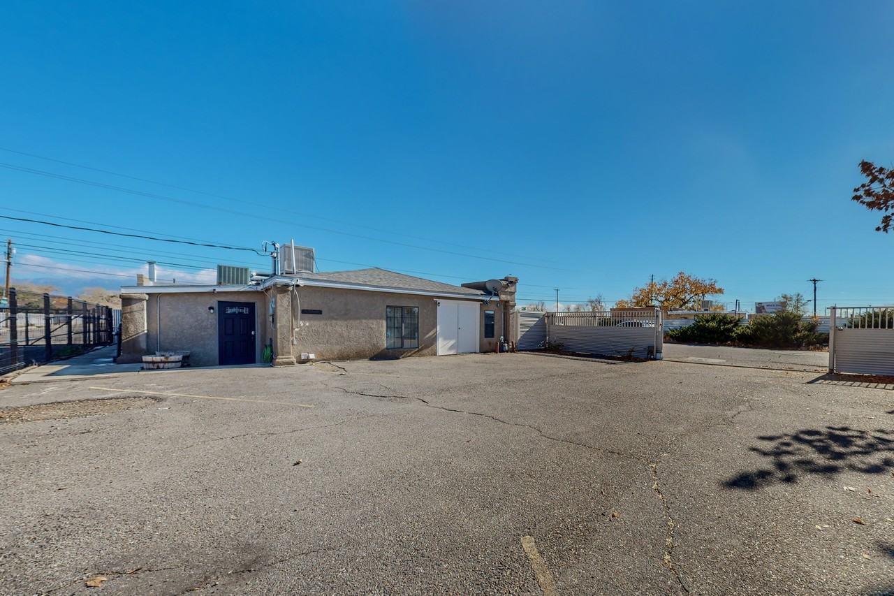 5717 Edith Blvd Ne #NA - Photo 6 of 19