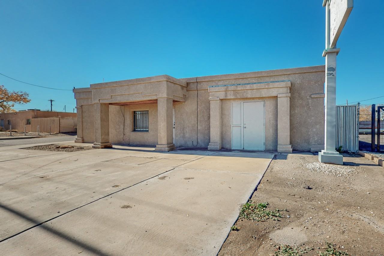 5717 Edith Blvd Ne #NA - Photo 7 of 19