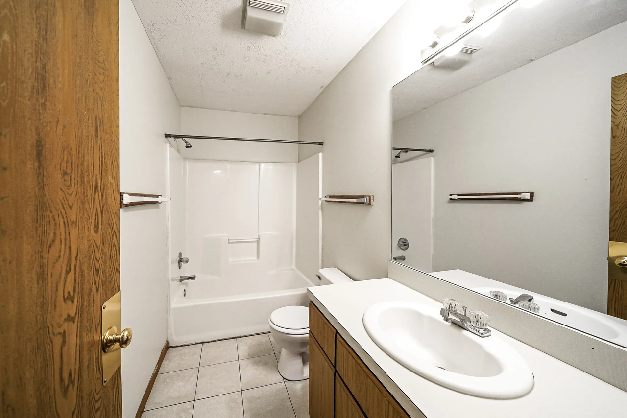 1531 Whitehall Blvd #NA - Photo 4 of 8