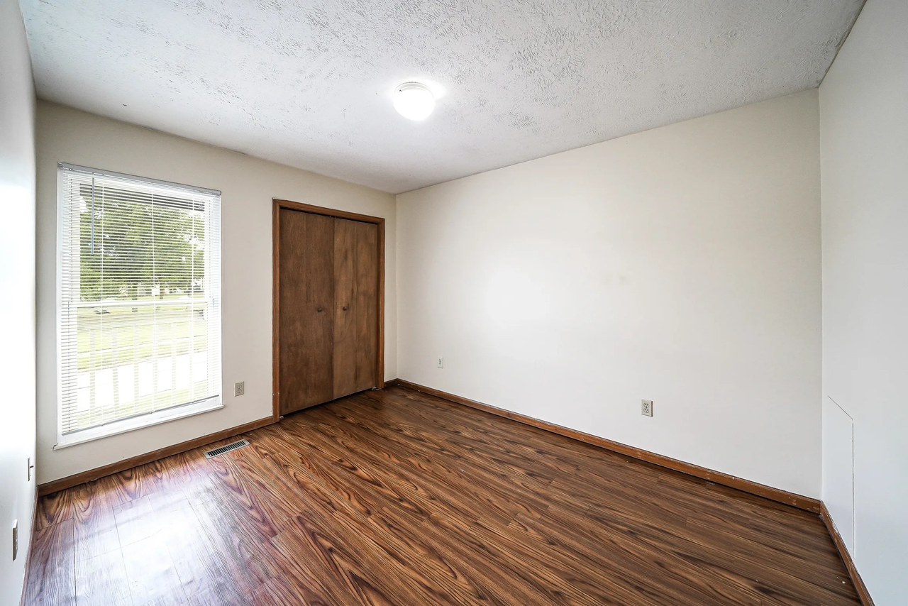 1531 Whitehall Blvd #NA - Photo 5 of 8