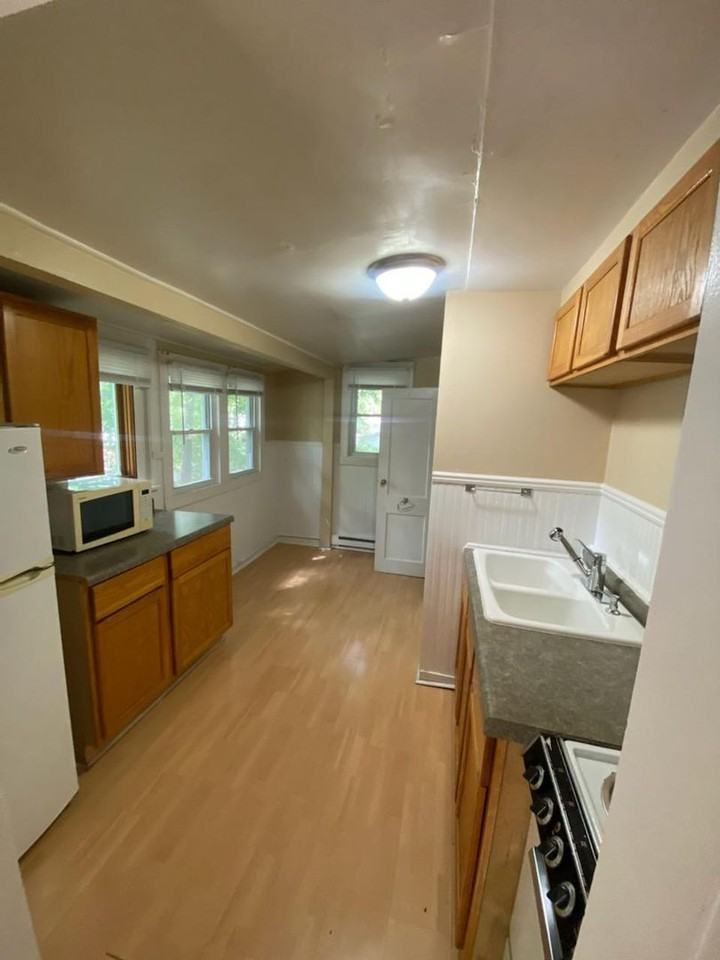 501 S Elm St - Photo 3 of 5