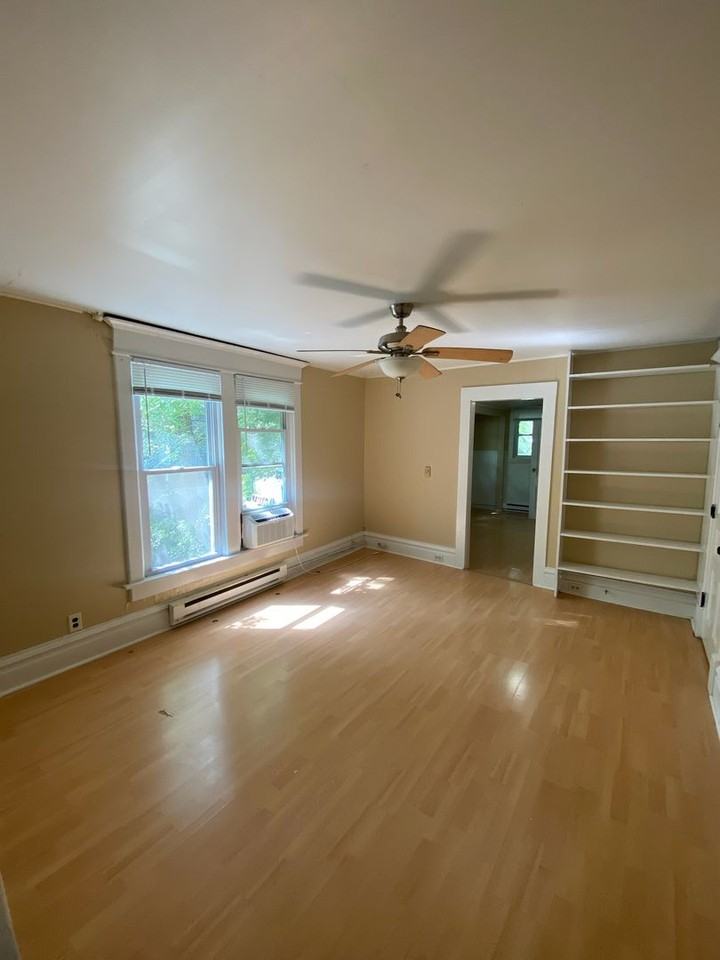 501 S Elm St - Photo 4 of 5