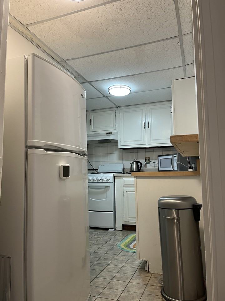 603 G St Sw #1 - Photo 6 of 9