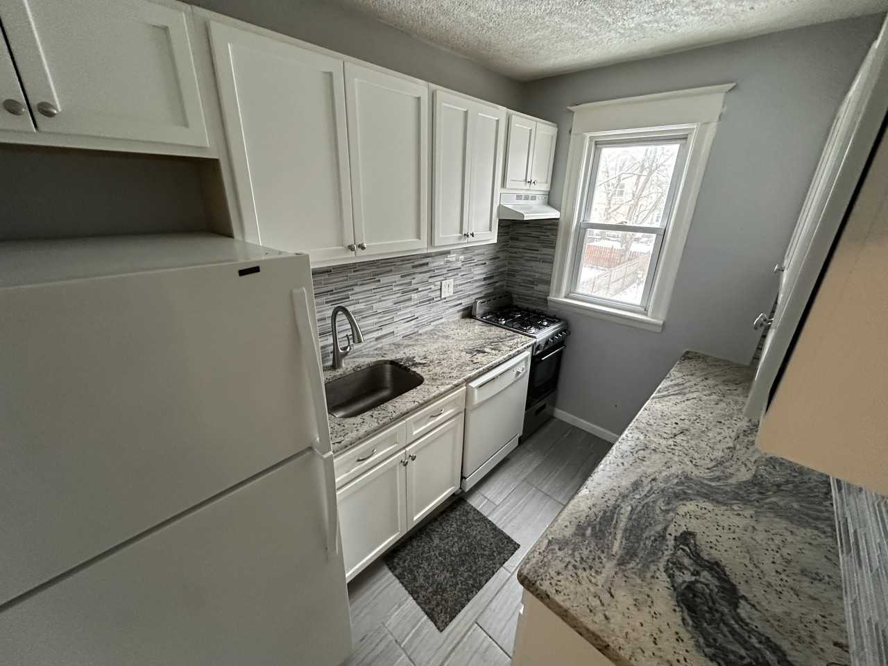 218 E Knight Ave #2 - Photo 7 of 7