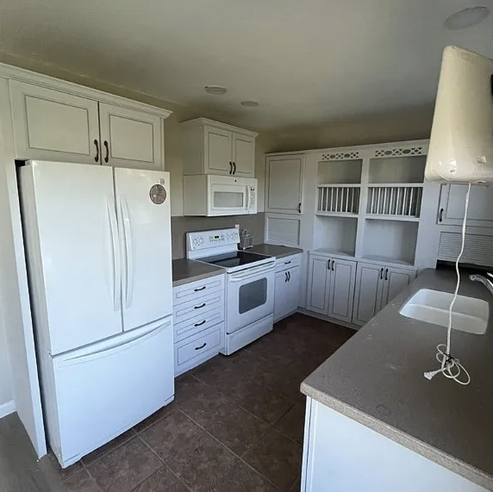 6824 Sandtrap Dr #4 - Photo 7 of 24