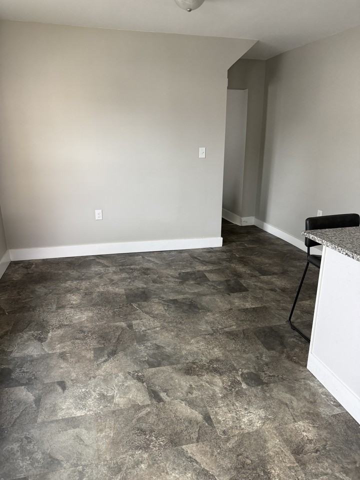 406 W Pine St #NA - Photo 4 of 11