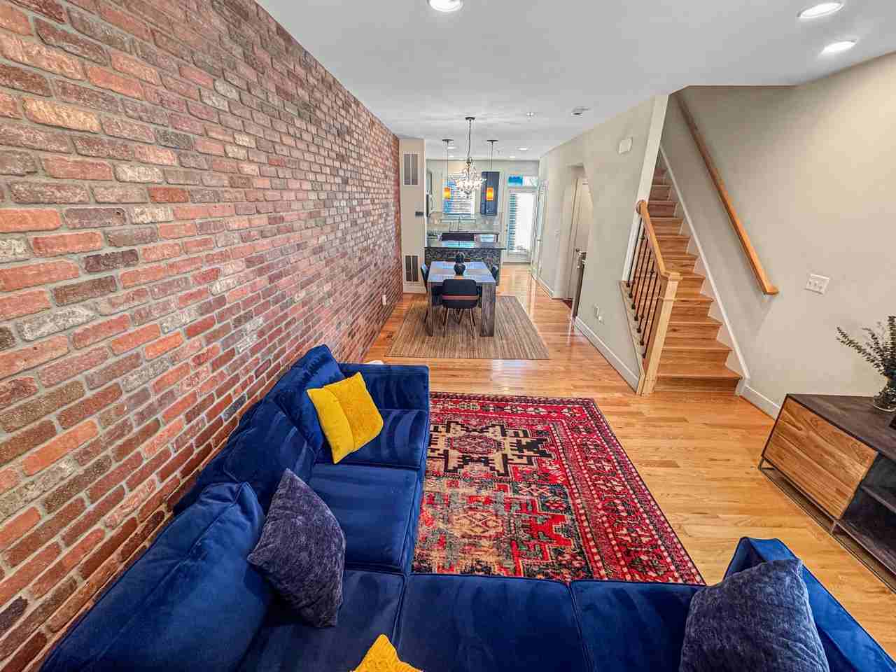 5610 45th Ave - Photo 4 of 38