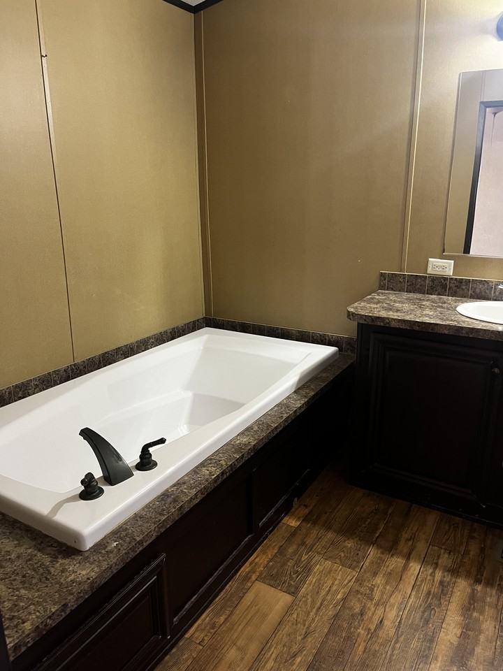 513 N Avenue F #NA - Photo 3 of 9