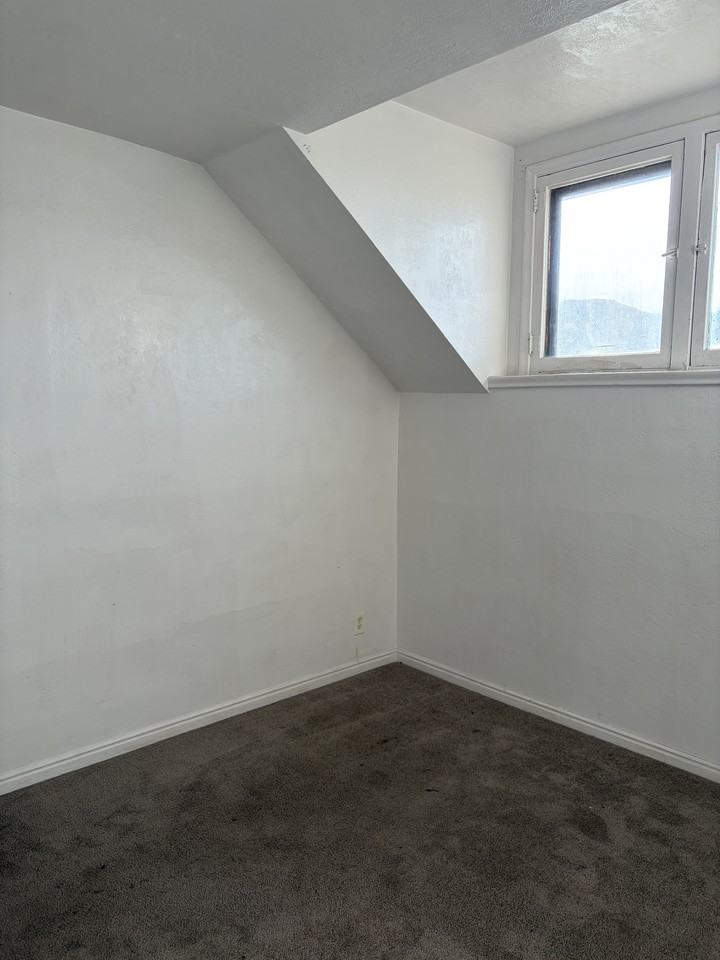 90 E 200 S #B - Photo 4 of 11