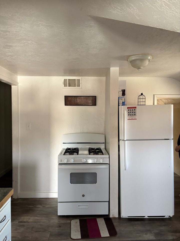 90 E 200 S #B - Photo 7 of 11