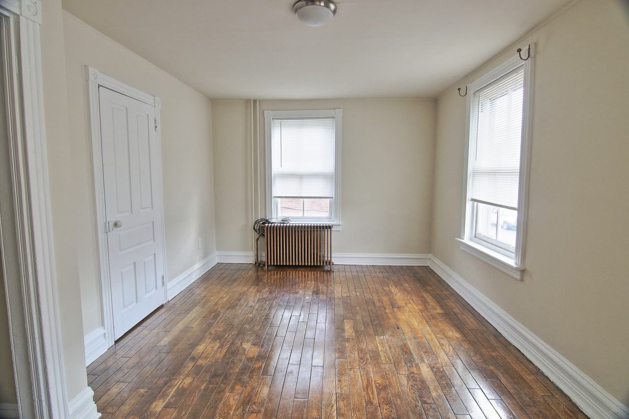 421 W 2nd St #2 - Photo 3 of 9