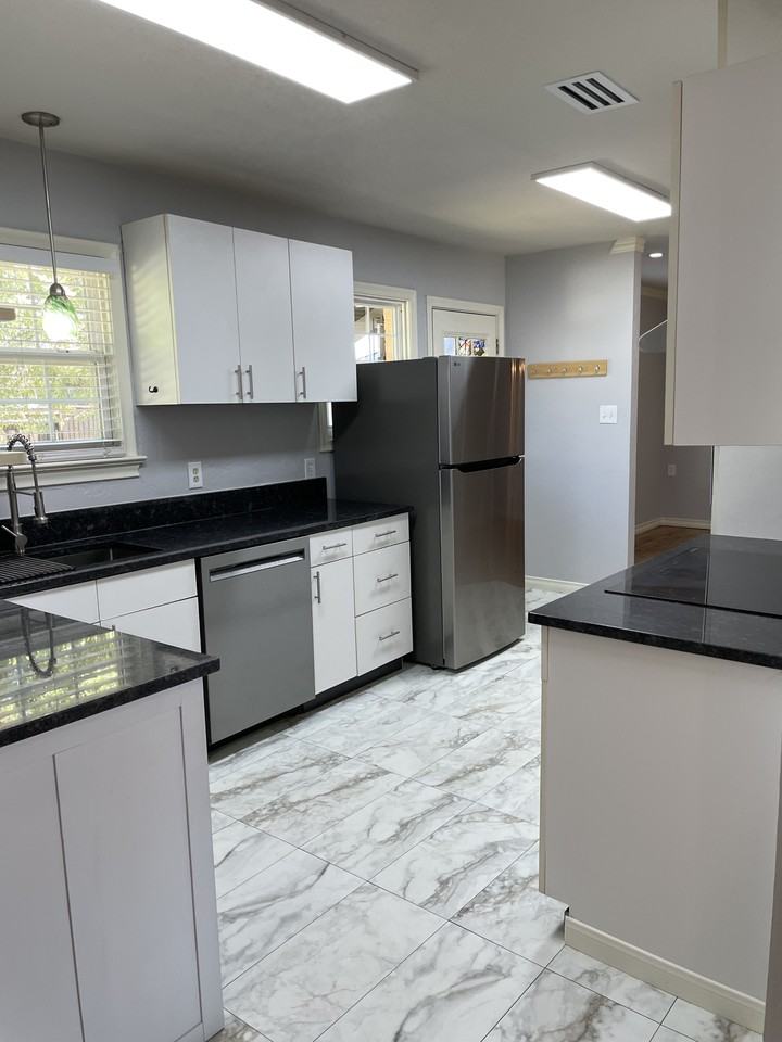 1705 Mariposa Dr #1705 - Photo 2 of 15