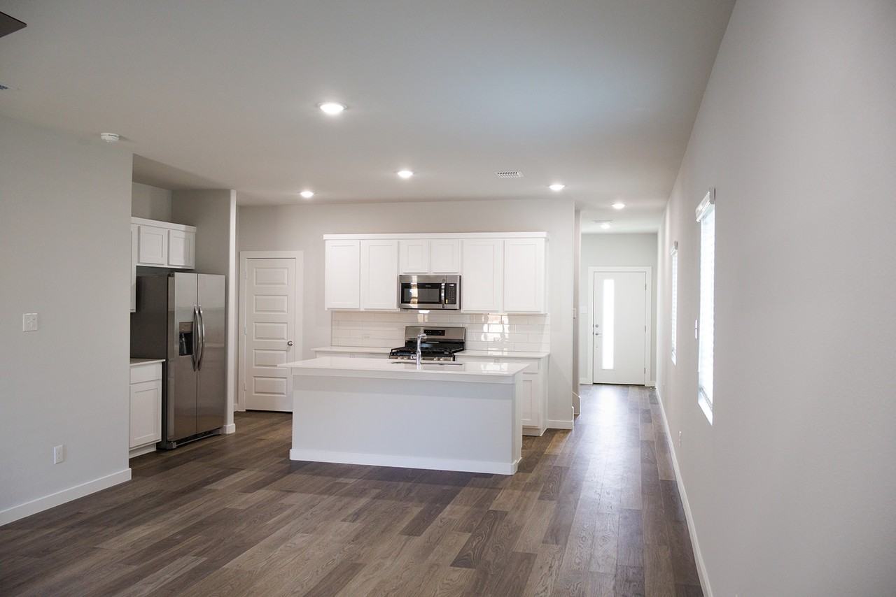 3916 Nasworthy Dr #NA - Photo 3 of 23