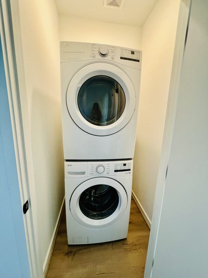 203 Danna Ln #D - Photo 3 of 10