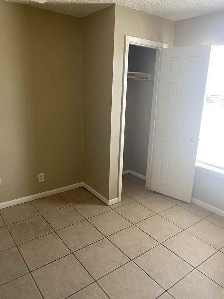 602 N 2nd St. - 4 B #4B - Photo 6 of 7