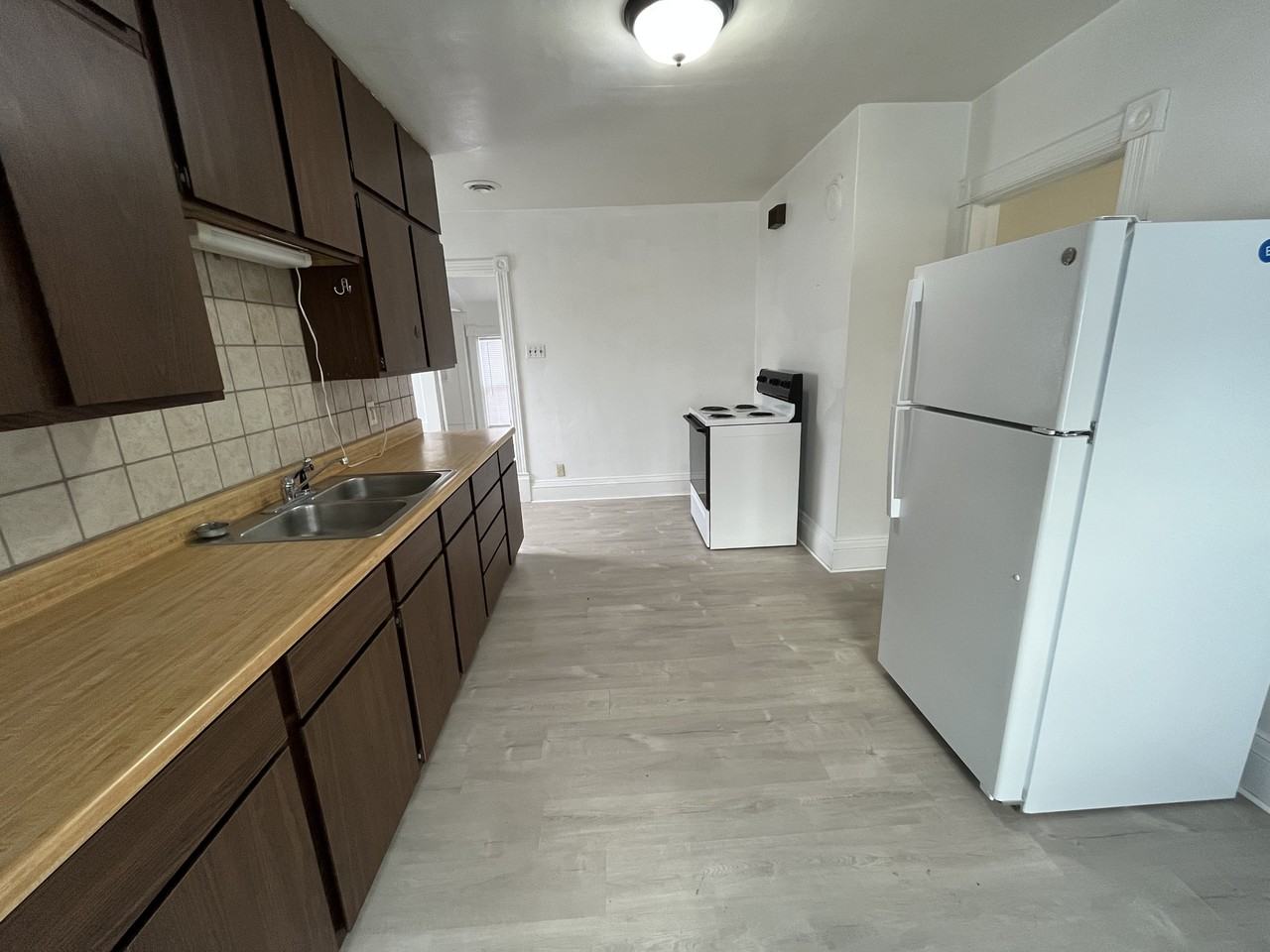 722 S 22nd St Uppr - Photo 4 of 11